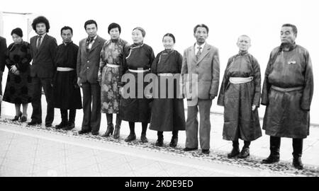 Gesichter der Mongolei unter kommunistischer Herrschaft 1982 zeigt dieses Foto.Hochzeitsfeier, MNG, Mongolei Stockfoto