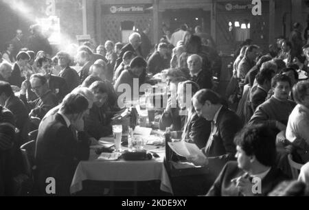 Begleitet von Protesten war die Parteikonferenz der rechtsextremen Republikaner im Jahr 1990, das Foto zeigt:, Deutschland Stockfoto