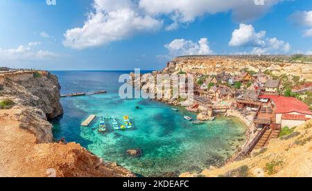 Landschaft mit Anchor Bay und Mellieha Village, Malta Stockfoto