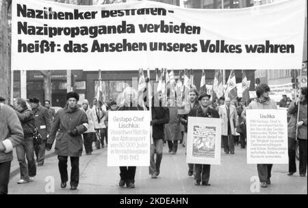 Organisationen französischer Juden und deutscher Nazi-Opfer demonstrierten für eine Verurteilung der Gestapo und des SS-Mannes Kurt Lischka, der für die verantwortlich war Stockfoto