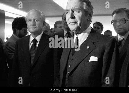 Der Krupp-Konzern nutzte den Besuch des wichtigen DDR-Politikers Günter Mittag in Bonn für Gespräche in der Villa Huegel mit Berthold Beitz Stockfoto