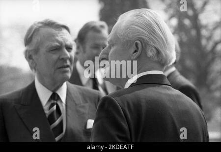 Der Krupp-Konzern nutzte den Besuch des wichtigen DDR-Politikers Günter Mittag in Bonn am 17 für Gespräche in der Villa Huegel mit Berthold Beitz Stockfoto