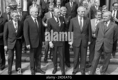 Der Krupp-Konzern nutzte den Besuch des wichtigen DDR-Politikers Günter Mittag in Bonn für Gespräche in der Villa Huegel mit Berthold Beitz Stockfoto