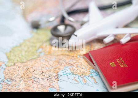 Reisekonzept für Gesundheits-/Medizintourismus oder Auslandsversicherungen. Stockfoto