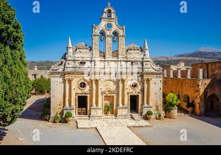 Das Kloster Arkadi (auf griechisch Moní Arkadíou) ist ein orthodoxes Kloster in der Nähe von Rethymno. Es ist eines der historischsten Klöster Kretas. Stockfoto