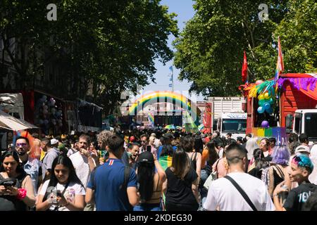 Buenos Aires, Argentinien. 5.. November 2022. Die Ausgabe 31. des LGBTQ Pride March fand vom Plaza de Mayo zum Nationalkongress statt. (Bild: © Esteban Osorio/Pacific Press via ZUMA Press Wire) Stockfoto