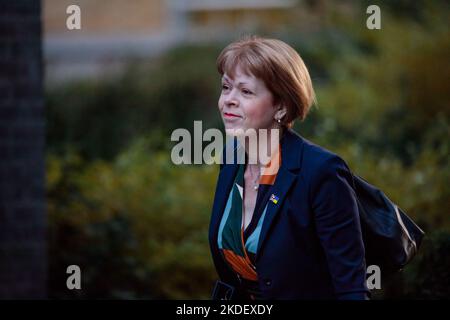 Downing Street, London, Großbritannien. 11.. Oktober 2022. Wendy Morton, Chief Whip, nimmt an der ersten Kabinettssitzung in der Downing Street 10 seit dem Conservativ Teil Stockfoto