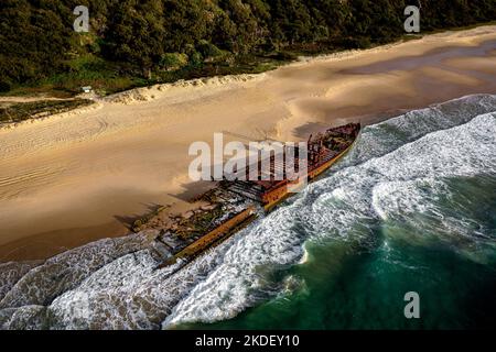 Luftaufnahme des berühmten Maheno Schiffswreck auf Fraser Island. Stockfoto