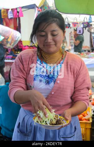 Lebensmittelmarkt in Otavalo, Provinz Imbabura, Ecuador. Stockfoto