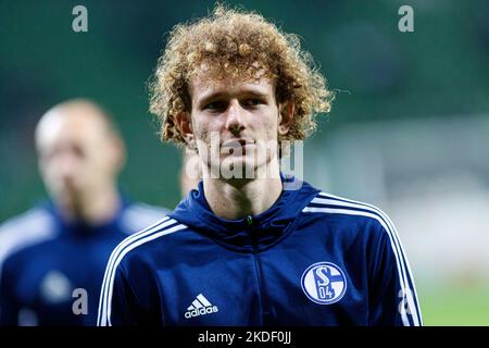 Bremen, Deutschland. 05. Nov, 2022. firo : 05.11.2022, Fußball, Fußball, 1. Liga, 1. Bundesliga, Saison 2022/2023, SV Werder Bremen - FC Schalke 04 Alex Kral (FC Schalke 04) Portrait, Credit: dpa/Alamy Live News Stockfoto