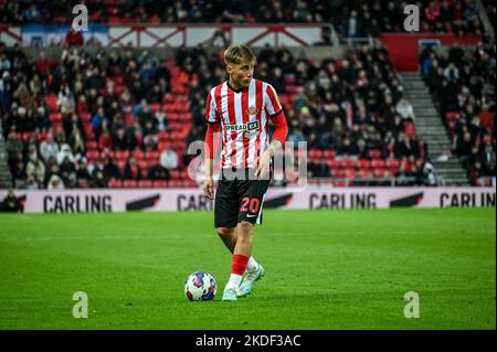 Sunderland AFC-Stürmer Jack Clarke in Aktion gegen Cardiff City in der Sky Bet Championship. Stockfoto