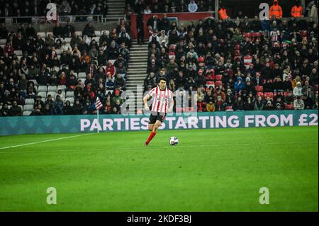 Sunderland AFC-Verteidiger Luke O'Nien in der Sky Bet Championship gegen Cardiff City. Stockfoto