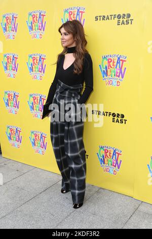 Cheryl nimmt an der Fantastically Great Women Who Changed the World Press Night im Theatre Royal Stratford East in London Teil Stockfoto