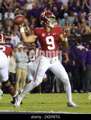 Baton Rouge, USA. 05.. November 2022. Alabama Crimson Tide Quarterback Bryce Young (9) versucht einen Pass während eines Fußballwettbewerbs der Southeastern Conference im Tiger Stadium in Baton Rouge, Louisiana, am Samstag, den 5. November 2022. (Foto von Peter G. Forest/Sipa USA) Quelle: SIPA USA/Alamy Live News Stockfoto