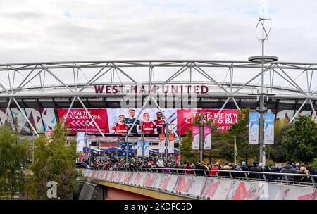 London, Großbritannien. 6. November 2022London, Großbritannien. 06.. November 2022. Das London Stadium ist bereit für das Premier League-Spiel zwischen West Ham United und Crystal Palace im London Stadium, Queen Elizabeth Olympic Park, London, England am 6. November 2022. Foto von Phil Hutchinson. Nur zur redaktionellen Verwendung, Lizenz für kommerzielle Nutzung erforderlich. Keine Verwendung bei Wetten, Spielen oder Veröffentlichungen einzelner Clubs/Vereine/Spieler. Kredit: UK Sports Pics Ltd/Alamy Live Nachrichten Stockfoto