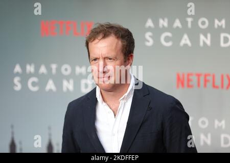 Geoffrey Streatfeild nimmt an der Weltpremiere von „Anatomy of a Scandal“ auf dem Curzon Mayfair in London Teil Stockfoto