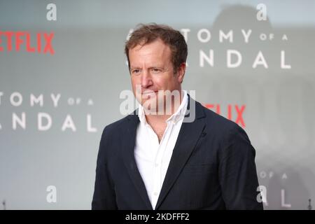 Geoffrey Streatfeild nimmt an der Weltpremiere von „Anatomy of a Scandal“ auf dem Curzon Mayfair in London Teil Stockfoto