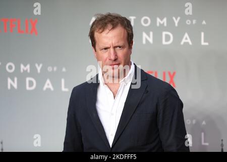 Geoffrey Streatfeild nimmt an der Weltpremiere von „Anatomy of a Scandal“ auf dem Curzon Mayfair in London Teil Stockfoto