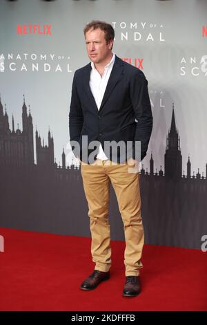 Geoffrey Streatfeild nimmt an der Weltpremiere von „Anatomy of a Scandal“ auf dem Curzon Mayfair in London Teil Stockfoto