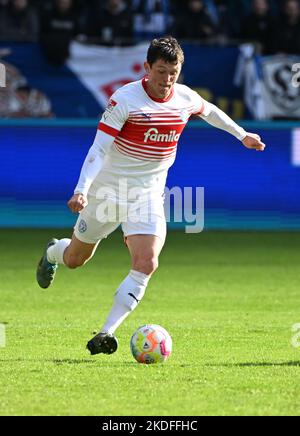 Karlsruhe, Deutschland. 05.. November 2022. Fußball: 2. Bundesliga, Karlsruher SC - Holstein Kiel, Matchday 15, im BBBank Wildpark. Kiels Fabian Reese. Kredit: Uli Deck/dpa - WICHTIGER HINWEIS: Gemäß den Anforderungen der DFL Deutsche Fußball Liga und des DFB Deutscher Fußball-Bund ist es untersagt, im Stadion und/oder vom Spiel aufgenommene Fotos in Form von Sequenzbildern und/oder videoähnlichen Fotoserien zu verwenden oder zu verwenden./dpa/Alamy Live News Stockfoto