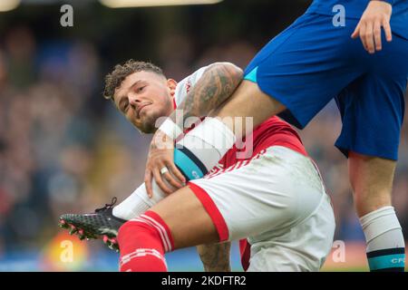 London, Großbritannien. 06.. November 2022. Ben White von Arsenal während des Premier League-Spiels zwischen Chelsea und Arsenal in Stamford Bridge, London, England am 6. November 2022. Foto von Salvio Calabrese. Nur zur redaktionellen Verwendung, Lizenz für kommerzielle Nutzung erforderlich. Keine Verwendung bei Wetten, Spielen oder Veröffentlichungen einzelner Clubs/Vereine/Spieler. Kredit: UK Sports Pics Ltd/Alamy Live Nachrichten Stockfoto