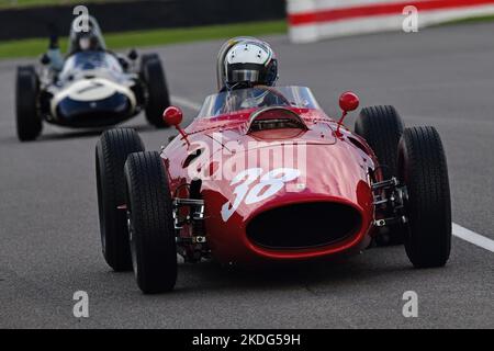 Richard Wilson, Ferrari 246 Dino, Richmond und Gordon Trophäen, 25 Minuten Rennen für 2500cc Grand Prix Autos, die zwischen 1954 gefahren wären Stockfoto