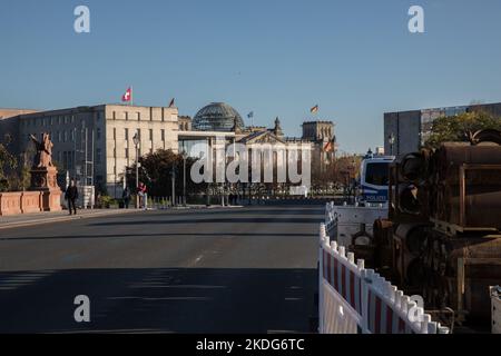 Berlin, Deutschland. 6.. November 2022. Der Berliner Reichstag am 6. November 2022. (Bild: © Michael Kuenne/PRESSCOV über ZUMA Press Wire) Stockfoto