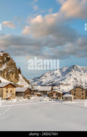 Heidi Village Grevasalvas im Winter, Engadin, Graubünden, Schweiz Stockfoto