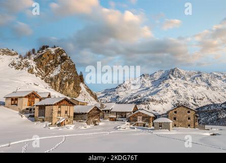 Heidi Village Grevasalvas im Winter, Engadin, Graubünden, Schweiz Stockfoto