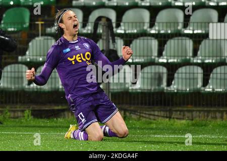 Beerschots Nokkvi Thorisson feiert nach einem Treffer bei einem Fußballspiel zwischen Lommel SK und Beerschot VA am Sonntag, 06. November 2022 in Lommel, am 12. Tag der 'Challenger Pro League' 2022-2023, 1B. Division der belgischen Meisterschaft. BELGA FOTO JILL DELSAUX Stockfoto