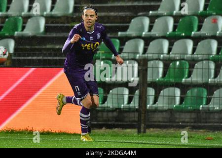 Beerschots Nokkvi Thorisson feiert nach einem Treffer bei einem Fußballspiel zwischen Lommel SK und Beerschot VA am Sonntag, 06. November 2022 in Lommel, am 12. Tag der 'Challenger Pro League' 2022-2023, 1B. Division der belgischen Meisterschaft. BELGA FOTO JILL DELSAUX Stockfoto