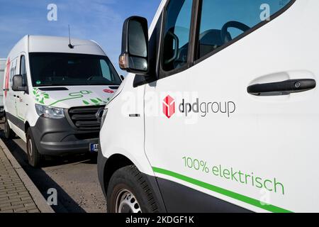 Elektrische Lieferwagen DPD Mercedes-Benz Sprinter Stockfoto