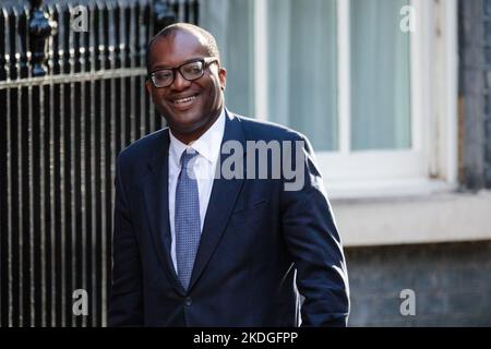 Downing Street, London, Großbritannien. 7.. September 2022. Kwasi Kwarteng, Schatzkanzler, nimmt an der ersten Kabinettssitzung in der Downing Street 10 Teil Stockfoto