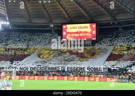 Olympiastadion, Rom, Italien. 6.. November 2022. Serie A Championship Football, Roma versus Lazio ; Roma Fans Kredit: Action Plus Sports/Alamy Live News Stockfoto