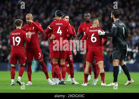 London, Großbritannien. 6.. November 2022. Liverpool-Spieler vor dem Premier League-Spiel im Tottenham Hotspur Stadium, London. Bildnachweis sollte lauten: Kieran Cleeves/Sportimage Kredit: Sportimage/Alamy Live News Stockfoto