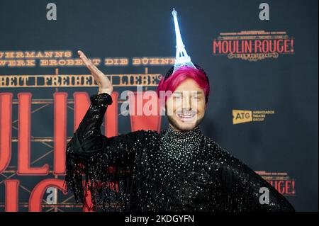 Köln, Deutschland. 06.. November 2022. Influencer Houseofdylan kommt zur deutschen Premiere des Musicals 'Moulin Rouge!' Quelle: Henning Kaiser/dpa/Alamy Live News Stockfoto