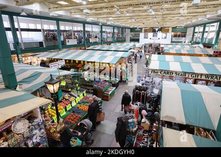 Markthalle, innen, beliebt, undercover, Markt, Einkaufen, Einzelhandel, Outlet, in,Zentrum,von,Shrewsbury,Shropshire,England,Englisch,GB,Großbritannien,Britisch,Europa, Stockfoto