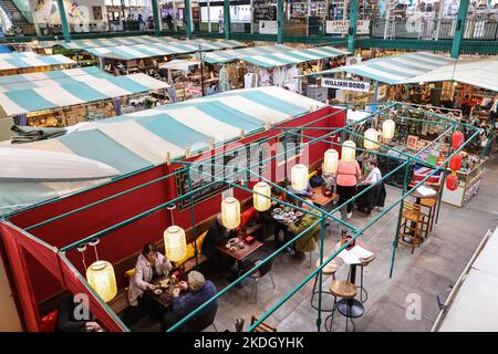 Markthalle, innen, beliebt, undercover, Markt, Einkaufen, Einzelhandel, Outlet, in,Zentrum,von,Shrewsbury,Shropshire,England,Englisch,GB,Großbritannien,Britisch,Europa, Stockfoto