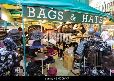 Markthalle, innen, beliebt, undercover, Markt, Einkaufen, Einzelhandel, Outlet, in,Zentrum,von,Shrewsbury,Shropshire,England,Englisch,GB,Großbritannien,Britisch,Europa, Stockfoto