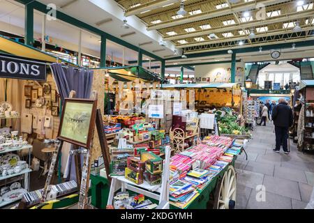 Markthalle, innen, beliebt, undercover, Markt, Einkaufen, Einzelhandel, Outlet, in,Zentrum,von,Shrewsbury,Shropshire,England,Englisch,GB,Großbritannien,Britisch,Europa, Stockfoto