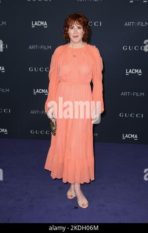 Los Angleles, USA. 05.. November 2022. Molly Ringwald nimmt an der LACMA ART FILM GALA 2022 Teil, die Gucci am 05. November 2022 im Los Angeles County Museum of Art in Los Angeles, Kalifornien, präsentierte. Foto: Crash/imageSPACE/Sipa USA Kredit: SIPA USA/Alamy Live News Stockfoto