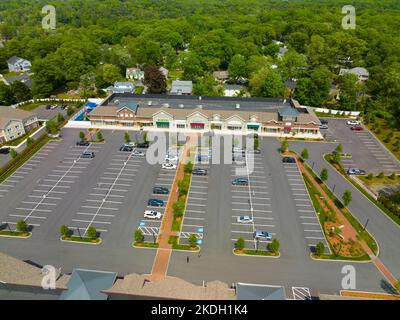 Burlington Shopping plaza Luftaufnahme in der Nähe des Stadtzentrums im Sommer, Burlington, Massachusetts MA, USA. Stockfoto