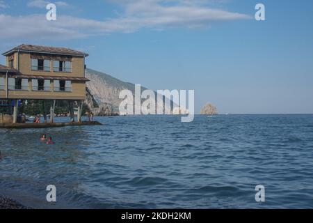 Die sozialistische Art des Strandes in Hursuf, in der Nähe von Jalta an der südküste der krim, der ehemaligen Ukraine, jetzt russland. Stockfoto