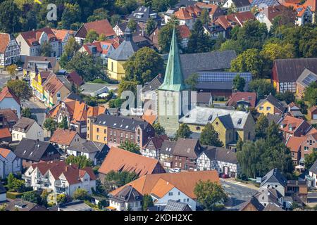 Luftaufnahme, Katholische Kirche St. Regina, Rhynern, Hamm, Ruhrgebiet, Nordrhein-Westfalen, Deutschland, Kultstätte, DE, Europa, Glaubensgemeinschaft, Platz o Stockfoto