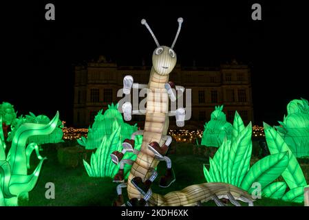 Longleat Festival of Light 2022 - die wundersamen Welten von Roald Dahl, Longleat, Wiltshire, Großbritannien. Riesige beleuchtete chinesische Laternen mit Figuren aus Roald Dahls Kinderbüchern, die beim jährlichen Festival of Light von Longleat in Wiltshire ausgestellt werden. Das Festival findet zu ausgewählten Terminen vom 5.. November 2022 bis zum 8.. Januar 2023 statt. Kredit: Alison Eckett / Alamy Stockfoto