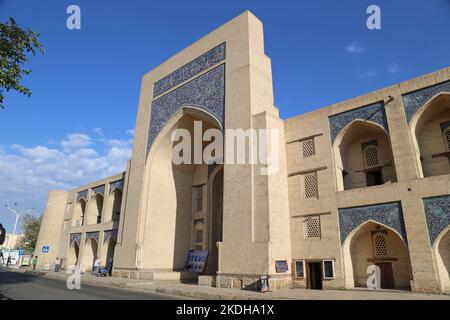 Kukaldosh Madrasa, Mekhtar Anbar Street, Historic Centre, Bukhara, Provinz Bukhara, Usbekistan, Zentralasien Stockfoto