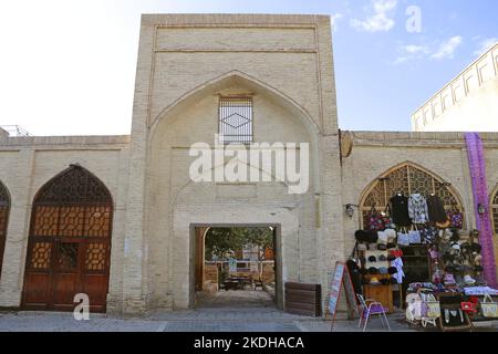 Artisan Development Centre, Bakhauddin Naqshbandi Street, Historic Centre, Bukhara, Provinz Bukhara, Usbekistan, Zentralasien Stockfoto