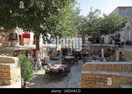 Artisan Development Centre, Bakhauddin Naqshbandi Street, Historic Centre, Bukhara, Provinz Bukhara, Usbekistan, Zentralasien Stockfoto