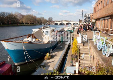 Eagle Brewery Wharf, Queens Promenade und Flussfront, Kingston on Thames, Surrey, England Stockfoto