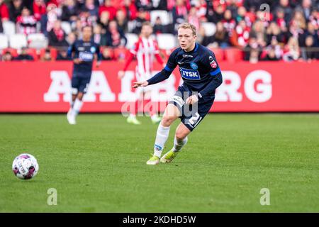 Aalborg, Dänemark. 06.. November 2022. Anders Klynge (21) aus Silkeborg, WENN er während des Superliga-Spiels 3F zwischen Aalborg Boldklub und Silkeborg IM Aalborg Portland Park in Aalborg gesehen wurde. (Foto: Gonzales Photo/Alamy Live News Stockfoto